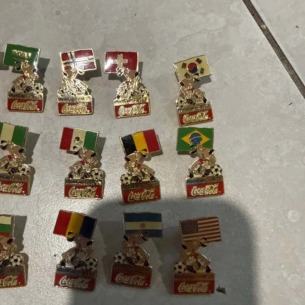 Vintage Coca-Cola 1994 FIFA World Cup USA Striker Mascot Flag Pin Collection - L